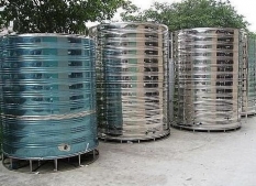  不锈钢圆柱形保温水箱